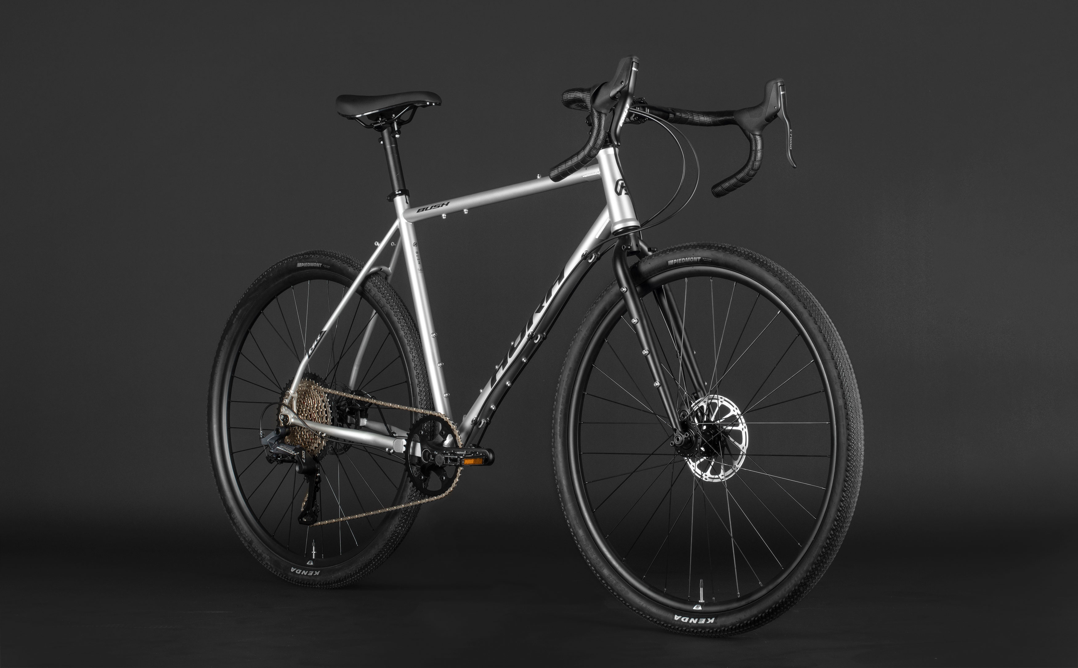 Велосипед HORH BUSH MD 700C" (2026) Darkened Seams